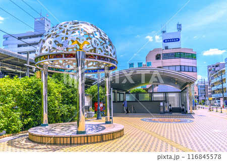 日本の東京都市景観 7月。町田市のJR横浜線 成瀬駅や成瀬駅南口バラの広場などを望む=21日 日本の東京都市景観 7月。町田市のJR横浜線 成瀬駅や成瀬駅南口バラの広場などを望む=21日 116845578