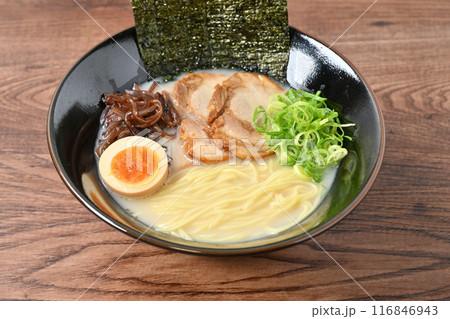 豚骨らーめん、豚骨ラーメン、とんこつラーメン、とんこつ拉麺、博多ラーメン、博多らーめん。 豚骨らーめん、豚骨ラーメン、とんこつラーメン、とんこつ拉麺、博多ラーメン、博多らーめん。 116846943