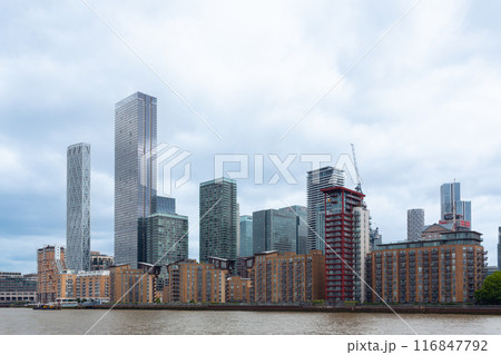 Canary Wharf 116847792