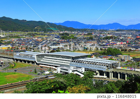 【佐賀県】九州新幹線と新鳥栖駅(朝日山公園) 【佐賀県】九州新幹線と新鳥栖駅(朝日山公園) 116848015
