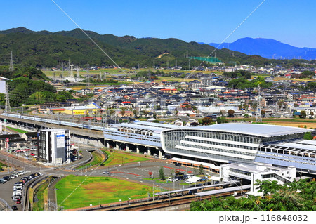 【佐賀県】九州新幹線と新鳥栖駅(朝日山公園) 【佐賀県】九州新幹線と新鳥栖駅(朝日山公園) 116848032