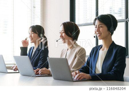 女性　オペレーター 116848204