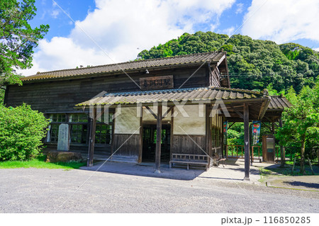 鹿児島県内最古の駅舎が遺る 肥薩線の嘉例川駅(鹿児島県霧島市) 鹿児島県内最古の駅舎が遺る 肥薩線の嘉例川駅(鹿児島県霧島市) 116850285