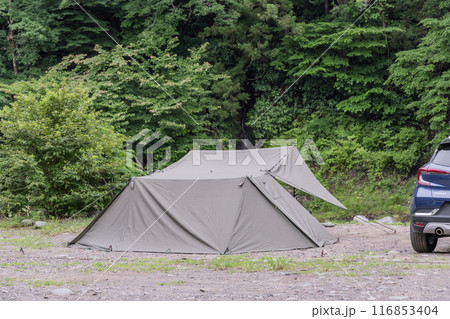 【オートキャンプ場 木立の中で設営完了】 【オートキャンプ場 木立の中で設営完了】 116853404