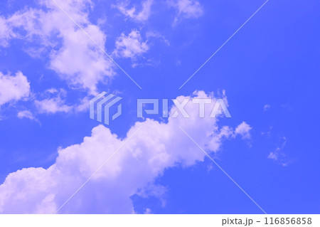 雲のある青空 (背景素材) 雲のある青空 (背景素材) 116856858