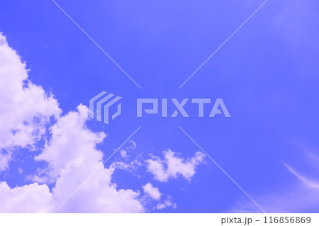 雲のある青空 (背景素材) 雲のある青空 (背景素材) 116856869