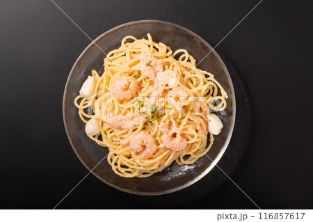 イカと海老の冷やし明太クリームパスタ 116857617