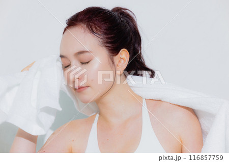 スポーツウェアの女性 スポーツウェアの女性 116857759