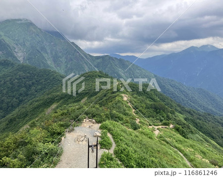 谷川岳_谷川岳天神平からの眺望_雷雲近づく夏の谷川岳山頂 116861246