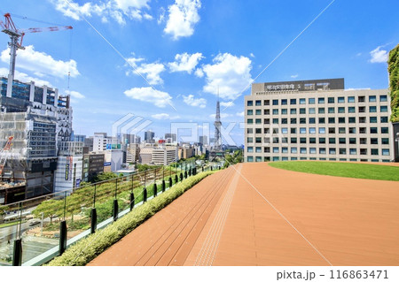 名古屋市、新しくなった中日ビルの7階屋上広場からの眺め 116863471