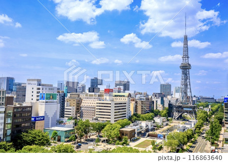 名古屋市、中部電力ミライタワー(旧名古屋テレビ塔)と栄の繁華街 名古屋市、中部電力ミライタワー(旧名古屋テレビ塔)と栄の繁華街 116863640