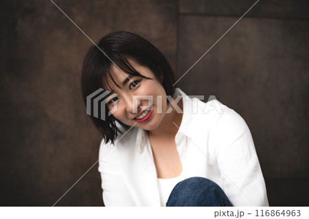 自分らしさを大切にする女性 116864963