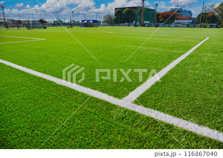 整備されたサッカー場のサッカーグラウンド　サッカー場　 サッカーグラウンド　 サッカー　 新緑　   116867040