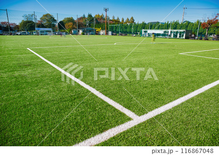 整備されたサッカー場のサッカーグラウンド　サッカー場　 サッカーグラウンド　 サッカー　 新緑　   116867048
