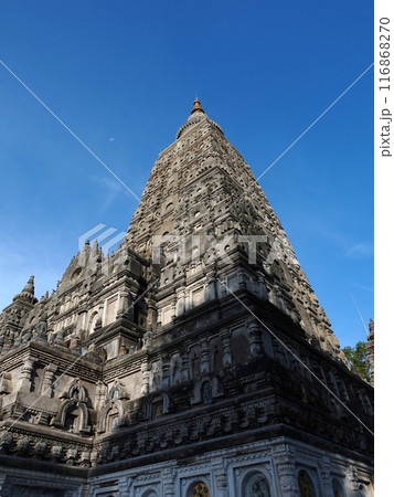 お釈迦様が悟りを開かれたインドにある成道の聖地ブッダガヤに建つ世界遺産に登録された聖大菩提寺の大精堂 116868270