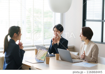 女性　ビジネス 116868445