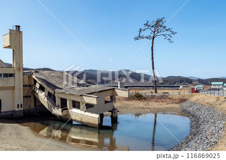 【岩手県陸前高田】高田松原跡地の風景と未来への希望「奇跡の一本松」 【岩手県陸前高田】高田松原跡地の風景と未来への希望「奇跡の一本松」 116869025
