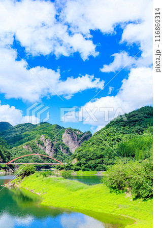 夏の日向神峡とハート岩　福岡県八女市 116869314