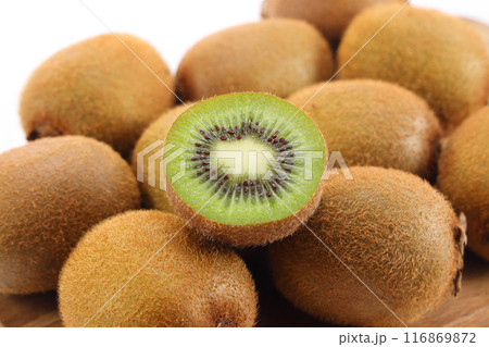 カットされたキウイフルーツ 116869872