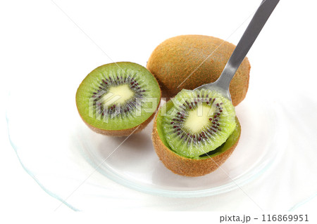 カットされたキウイフルーツ 116869951