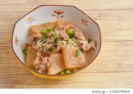 大根と豚肉の煮物 116870664