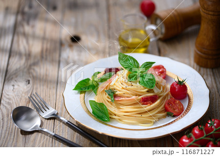 シンプルで旨い♪フレッシュトマトとバジルのパスタ 116871227