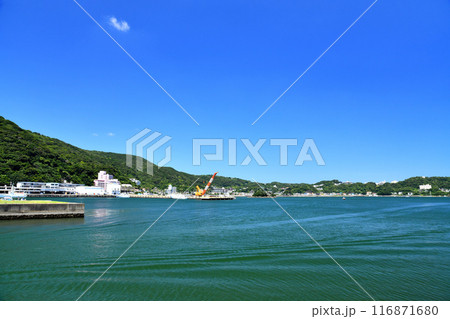 まどが浜海遊公園、毘沙子島周辺を望む(静岡県下田市)【2024.7】 116871680