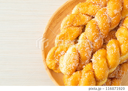sugar doughnut in spiral shape 116871920