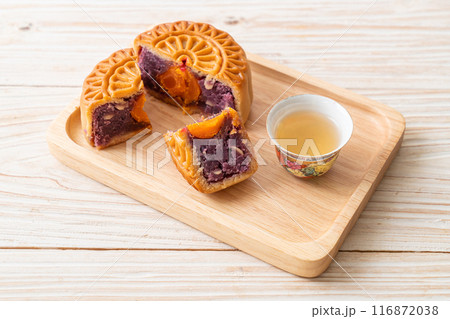 Chinese moon cake purple sweet potato flavour 116872038
