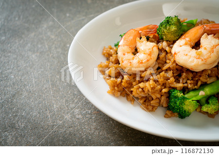 fried rice with broccoli and shrimps fried rice with broccoli and shrimps 116872130