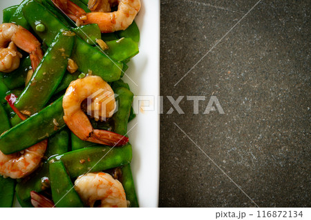 Stir-Fried Green Peas with Shrimp 116872134