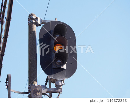 晴天の鉄道信号機 116872238