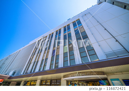 日本の平塚都市景観  東海道本線 平塚駅などを望む＝令和6年7月22日 116872421