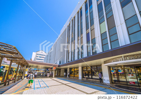 日本の平塚都市景観  東海道本線 平塚駅などを望む＝令和6年7月22日 116872422