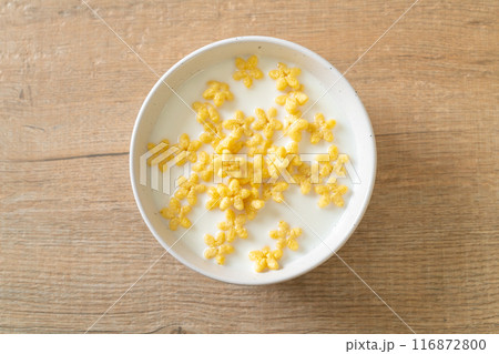 cereals with fresh milk cereals with fresh milk 116872800