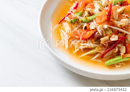 papaya spicy salad - somtam 116873432