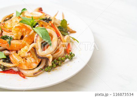stir fried spicy sea food 116873534