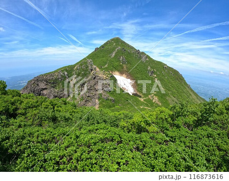鳥海山からの岩木山 116873616