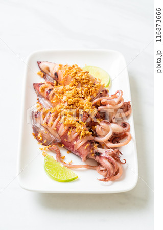 fried squid with garlic 116873666