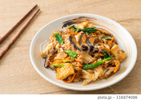 stir-fried noodles with tofu and vegetables stir-fried noodles with tofu and vegetables 116874086