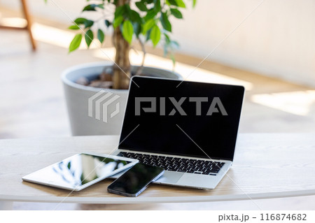 通信機器 パソコン タブレット スマートフォン 通信機器 パソコン タブレット スマートフォン 116874682