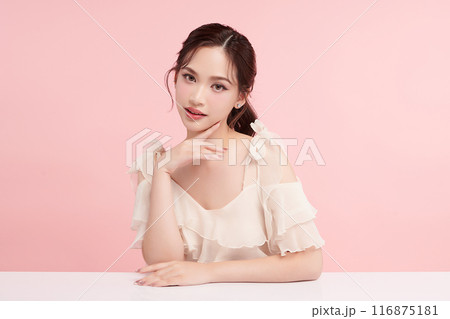 Beautiful young asian woman with clean fresh skin on pink background, Face care, Facial treatment, Cosmetology, beauty and spa, Asian women portrait. 116875181