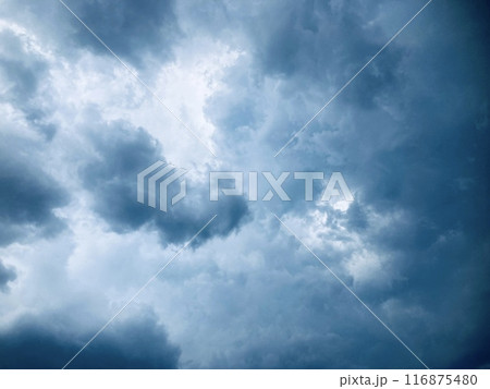 ゲリラ豪雨直前の空3 116875480