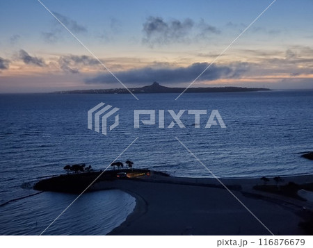 日暮れ間近の伊江島タッチューとビーチ-2 日暮れ間近の伊江島タッチューとビーチ-2 116876679