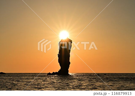 海に沈む夕日 116879913