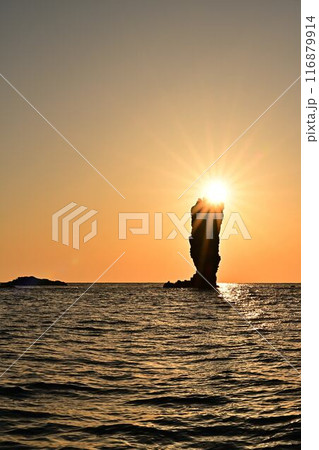 海に沈む夕日 116879914
