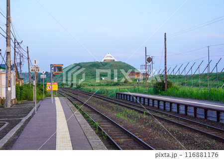 早朝の浜小清水駅（釧網本線・JR北海道） 116881176