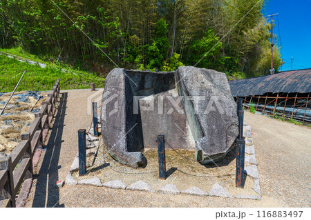 奈良県明日香村　鬼の雪隠 116883497