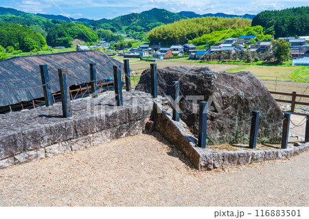 奈良県明日香村　鬼の雪隠 116883501