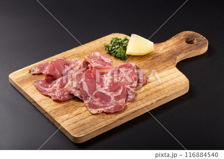 牛タン燻製　ソフトスライス 116884540